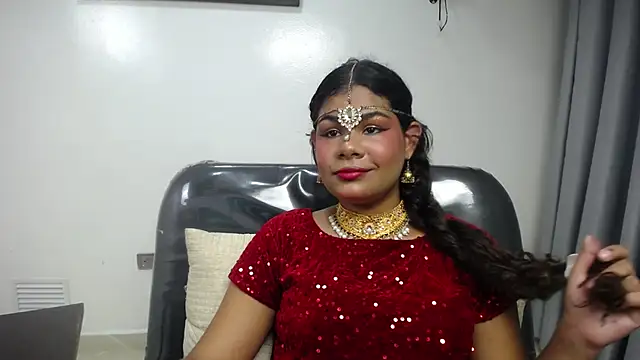 Snapshot of yaazhinii chatting on April 17, 2026, 12:30 pm yaazhinii online show from April 17, 2026, 12:30 pm
