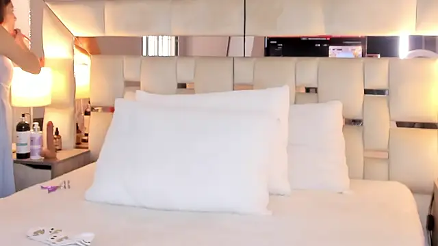 EloiseClairmont online show from March 13, 2026, 7:52 pm