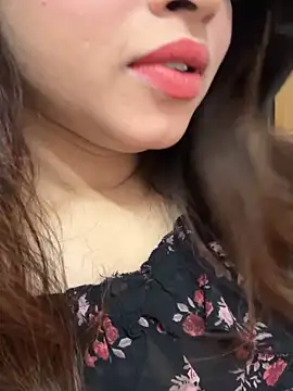 Snapshot of riya_sharma11 chatting on February 25, 2026, 12:05 pm riya sharma11 online show from February 25, 2026, 12:05 pm