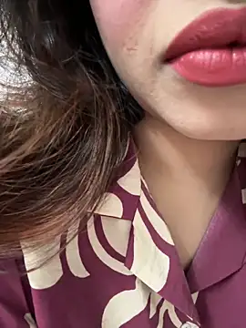 Snapshot of riya_sharma11 chatting on March 9, 2026, 5:05 pm riya sharma11 online show from March 9, 2026, 5:05 pm