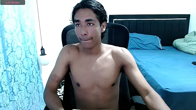 Snapshot of Pedestal_diamant chatting on May 27, 2026, 12:20 am Pedestal diamant online show from May 27, 2026, 12:20 am