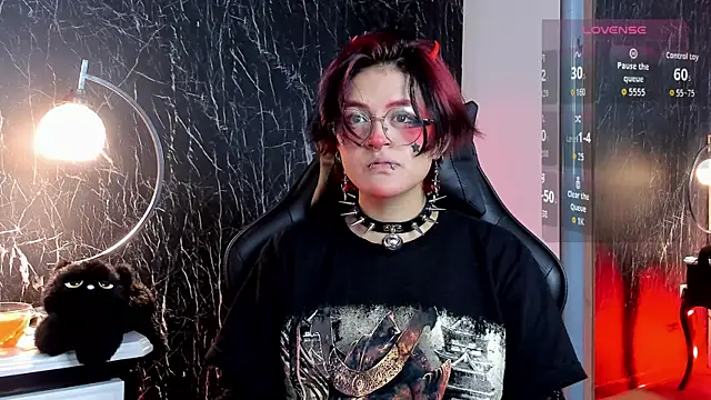 Snapshot of YuuMiko chatting on April 9, 2026, 12:55 pm YuuMiko online show from April 9, 2026, 12:55 pm