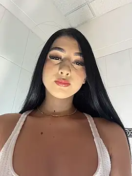 Snapshot of BadLilAngelXXX chatting on July 4, 2026, 1:15 pm BadLilAngelXXX online show from July 4, 2026, 1:15 pm