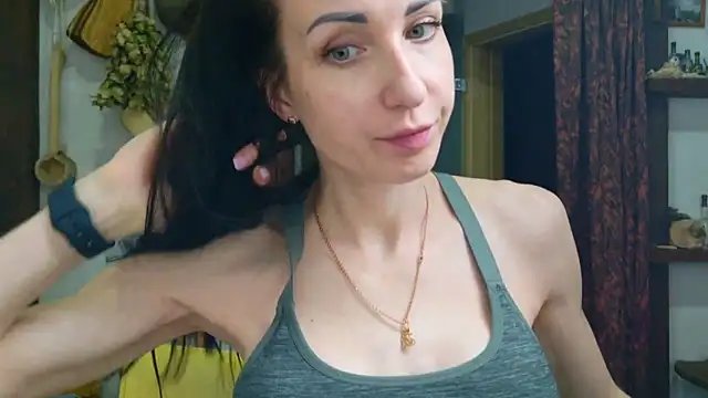 Poorlamb911 online show from April 10, 2026, 7:10 pm