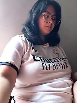 Snapshot of Mari-98 chatting on February 9, 2026, 6:06 pm Mari-98 online show from February 9, 2026, 6:06 pm