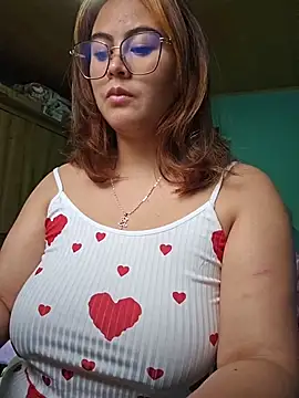 Snapshot of Mari-98 chatting on April 5, 2026, 10:38 pm Mari-98 online show from April 5, 2026, 10:38 pm