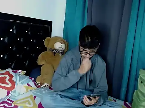 gabriel x18 online show from February 7, 2026, 11:02 pm