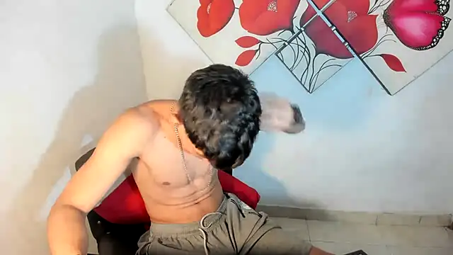 Jesshot bigcock20cm online show from June 1, 2026, 4:13 am
