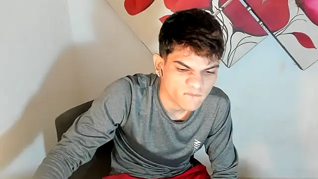 Jesshot bigcock20cm online show from June 3, 2026, 4:35 am