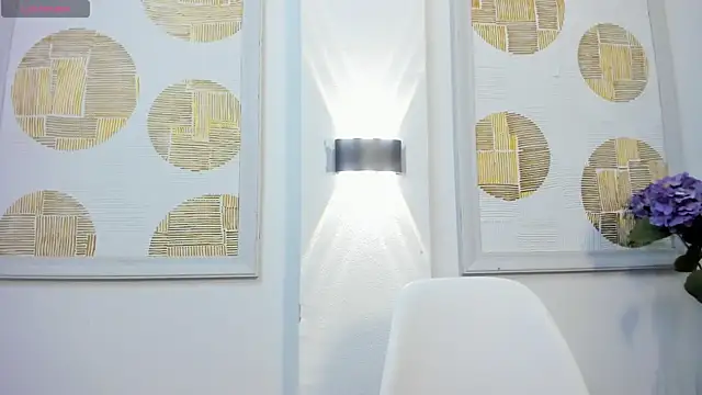 LaraSweetxx online show from May 7, 2026, 8:56 pm