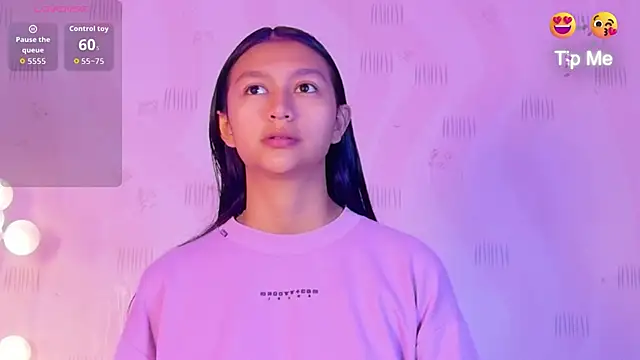 Snapshot of ThinPrincesss chatting on April 3, 2026, 12:55 pm ThinPrincesss online show from April 3, 2026, 12:55 pm