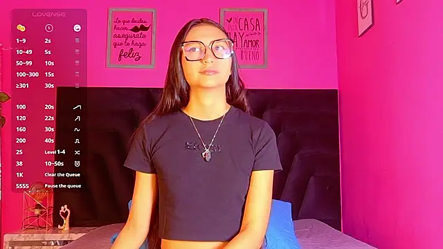 Snapshot of ThinPrincesss chatting on March 9, 2026, 12:52 pm ThinPrincesss online show from March 9, 2026, 12:52 pm