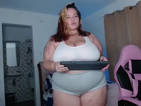 Snapshot of Angiegranados chatting on February 11, 2026, 6:41 pm Angiegranados online show from February 11, 2026, 6:41 pm