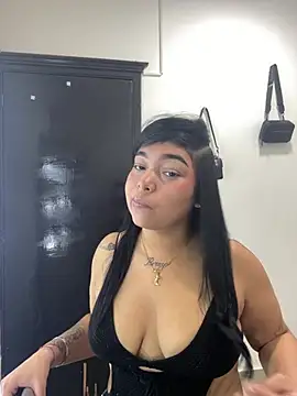 Snapshot of big_booty_girl chatting on February 19, 2026, 11:45 pm big booty girl online show from February 19, 2026, 11:45 pm