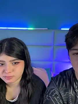 Snapshot of EmilyAndAndrew chatting on February 13, 2026, 3:28 am EmilyAndAndrew online show from February 13, 2026, 3:28 am