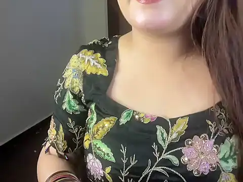 Snapshot of Hersheykaur chatting on April 22, 2026, 11:55 pm Hersheykaur online show from April 22, 2026, 11:55 pm