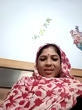 Snapshot of Horney_Bhabhi chatting on May 3, 2026, 8:19 am Horney Bhabhi online show from May 3, 2026, 8:19 am