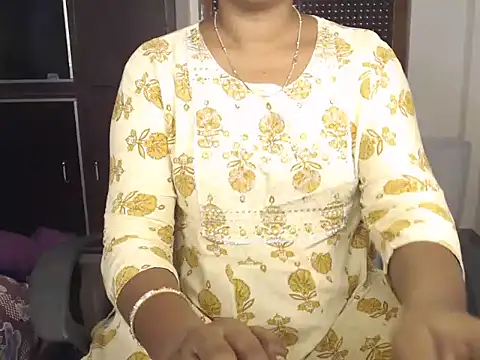 VixenNandhu online show from August 7, 2026, 4:18 am