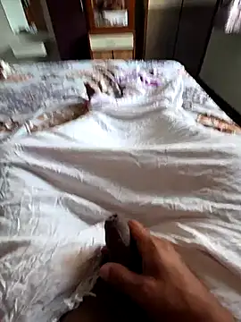 manish 8826 online show from April 15, 2026, 1:44 am