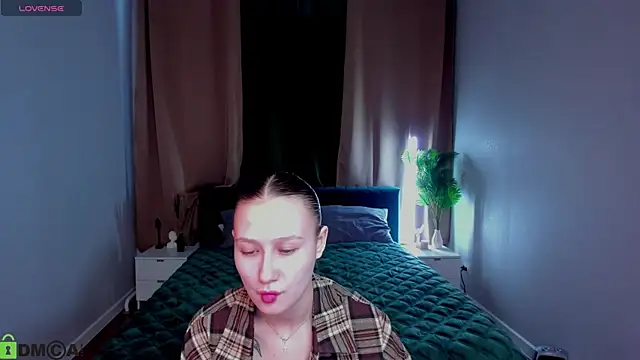  Kiki angel  online show from April 13, 2026, 1:31 am