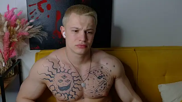 SterlingNoir online show from April 28, 2026, 10:03 pm