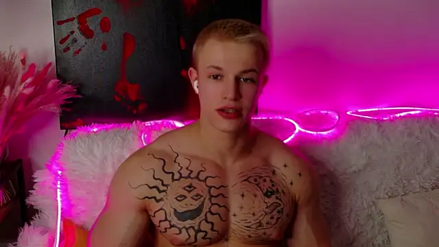 Snapshot of SterlingNoir chatting on February 8, 2026, 7:22 pm SterlingNoir online show from February 8, 2026, 7:22 pm