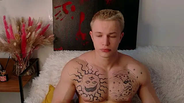 Snapshot of SterlingNoir chatting on February 12, 2026, 10:04 am SterlingNoir online show from February 12, 2026, 10:04 am