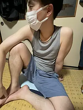 shizuku-kun211 online show from May 10, 2026, 1:04 pm