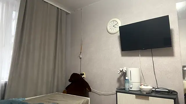 Snapshot of MilaSliger chatting on February 13, 2026, 1:11 pm MilaSliger online show from February 13, 2026, 1:11 pm