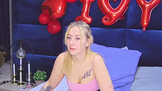 Snapshot of LovelyMiley chatting on February 15, 2026, 12:37 pm LovelyMiley online show from February 15, 2026, 12:37 pm