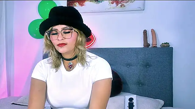 Snapshot of Sharlott_3 chatting on March 23, 2026, 1:00 pm Sharlott 3 online show from March 23, 2026, 1:00 pm