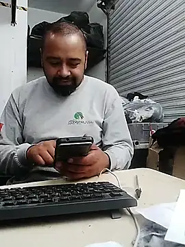 OMARMEX1 online show from May 26, 2026, 4:49 pm