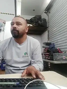 OMARMEX1 online show from May 15, 2026, 12:58 pm