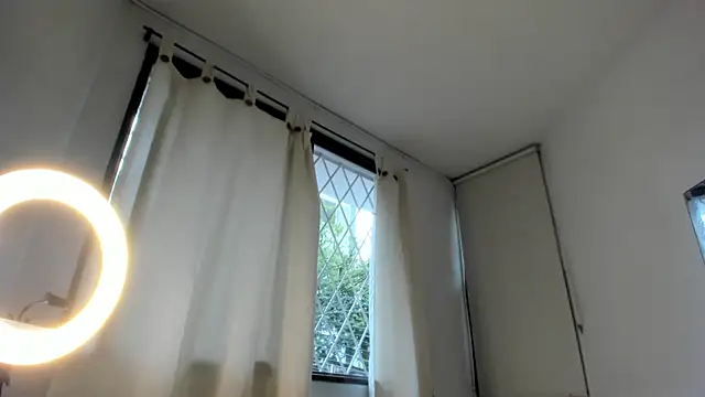 KimSantos online show from February 8, 2026, 9:56 pm