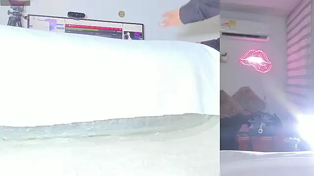 lana  kane   online show from April 18, 2026, 9:22 am