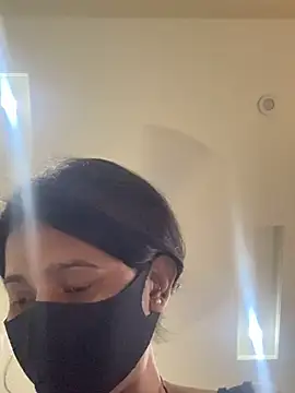 raavigirl online show from March 15, 2026, 8:21 am