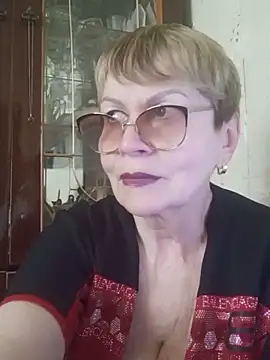 SophieBurns online show from June 12, 2026, 10:46 am