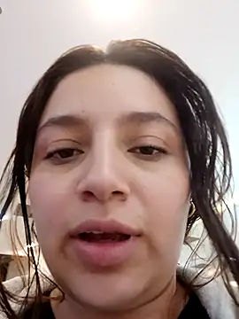 Snapshot of MajoArias chatting on February 7, 2026, 11:24 pm MajoArias online show from February 7, 2026, 11:24 pm