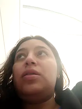 Snapshot of MajoArias chatting on February 13, 2026, 5:24 pm MajoArias online show from February 13, 2026, 5:24 pm