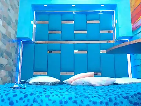 warmNoah online show from March 3, 2026, 7:43 pm