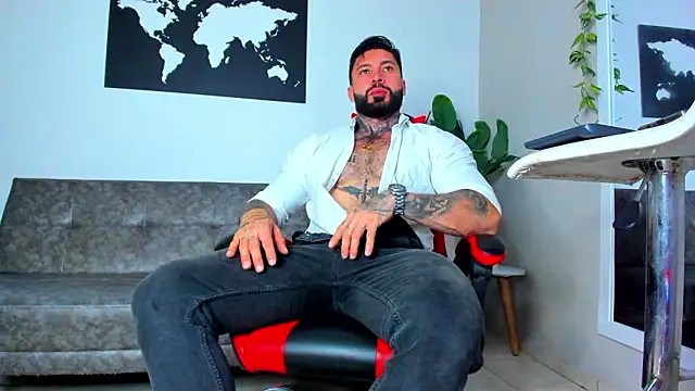 Snapshot of Alessrose chatting on February 11, 2026, 7:47 pm Alessrose online show from February 11, 2026, 7:47 pm