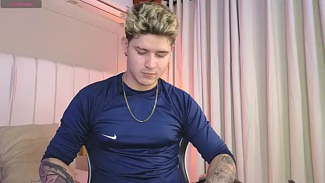 rayan linxx online show from February 12, 2026, 7:46 pm