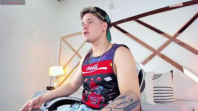 rayan linxx online show from February 13, 2026, 7:47 pm