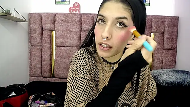Snapshot of FRANCESCA_LOVE_ chatting on June 21, 2026, 2:28 am FRANCESCA LOVE online show from June 21, 2026, 2:28 am
