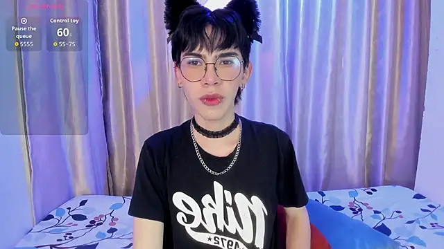 Demian Hush online show from April 3, 2026, 3:46 am