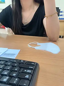 Snapshot of Celeste_SexyY chatting on April 16, 2026, 12:44 am Celeste SexyY online show from April 16, 2026, 12:44 am