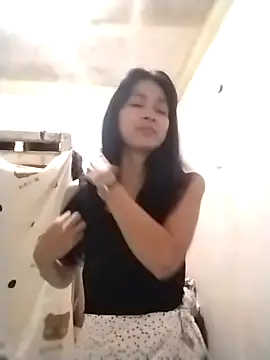 Snapshot of sweet_maxine44 chatting on April 17, 2026, 10:56 pm sweet maxine44 online show from April 17, 2026, 10:56 pm