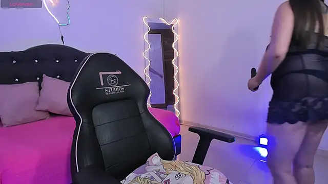 LUNAKITTY TAY online show from March 12, 2026, 11:47 am