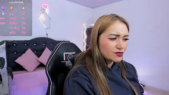 Snapshot of LUNAKITTY_TAY chatting on May 19, 2026, 11:50 am LUNAKITTY TAY online show from May 19, 2026, 11:50 am