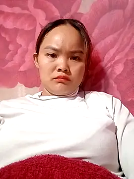 Snapshot of Luminana chatting on May 1, 2026, 12:48 am Luminana online show from May 1, 2026, 12:48 am